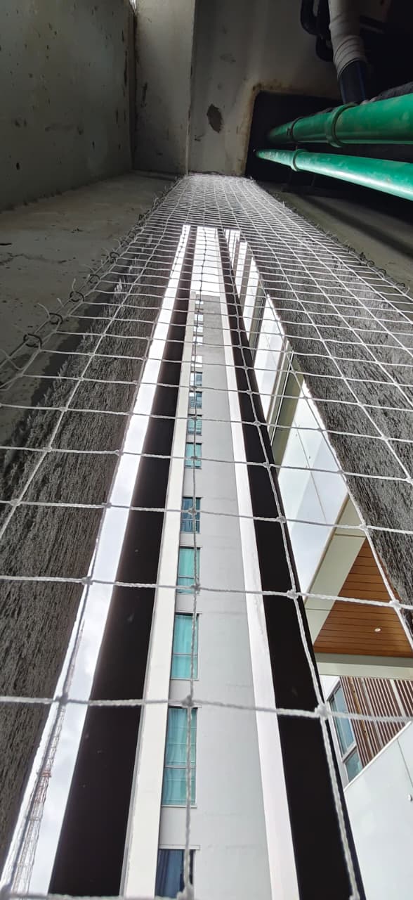 High rise safety net installation